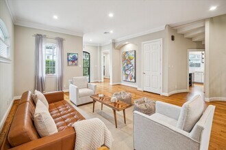 1502 Whispering Pines Dr in Houston, TX - Building Photo - Building Photo