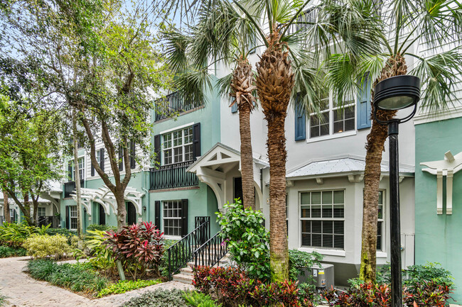 326 E Mallory Cir in Delray Beach, FL - Building Photo - Building Photo