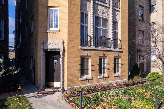 5514 N Campbell Ave in Chicago, IL - Building Photo - Building Photo