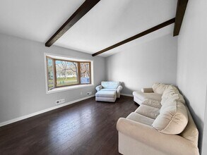 25715 Wildrose Ln in Shorewood, MN - Building Photo - Building Photo