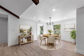 320 Arapaho W in Sherman, TX - Foto de edificio - Building Photo