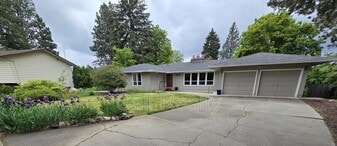 6104 S Stone St in Spokane, WA - Building Photo