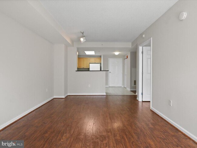 2726 Gallows Rd in Vienna, VA - Building Photo - Building Photo