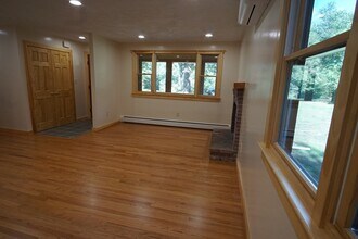 49 Conant Rd in Lincoln, MA - Building Photo - Building Photo