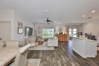 1129 Emerald Hill Way in Valrico, FL - Building Photo - Building Photo