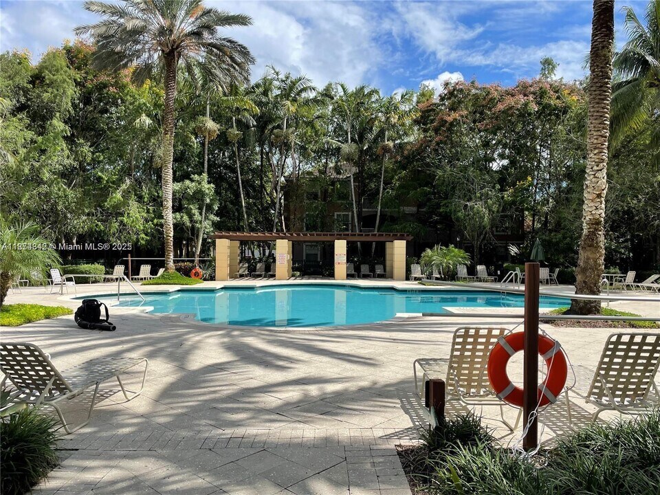 6312 W Sample Rd in Coral Springs, FL - Foto de edificio