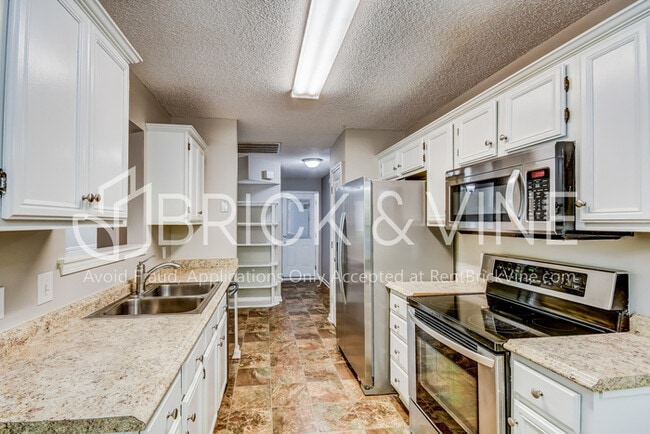 property at 505 Baronne St