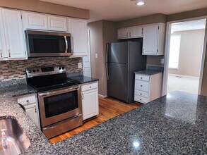 109 Buckeye Ct in Sterling, VA - Building Photo - Building Photo