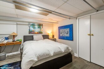 3021 N Davlin Ct, Unit Garden Unit in Chicago, IL - Building Photo - Building Photo