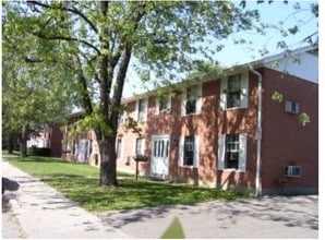 Continental Court Apartments in Vandalia, OH - Building Photo - Building Photo