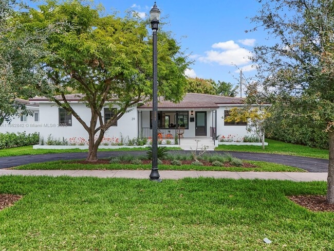 39 Palermo Ave in Coral Gables, FL - Building Photo - Building Photo