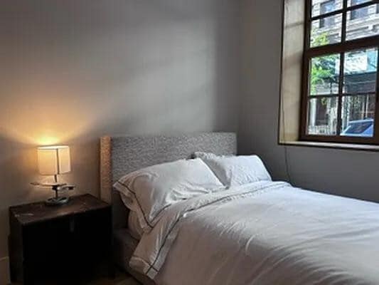 100 Vandam St in New York, NY - Building Photo - Building Photo