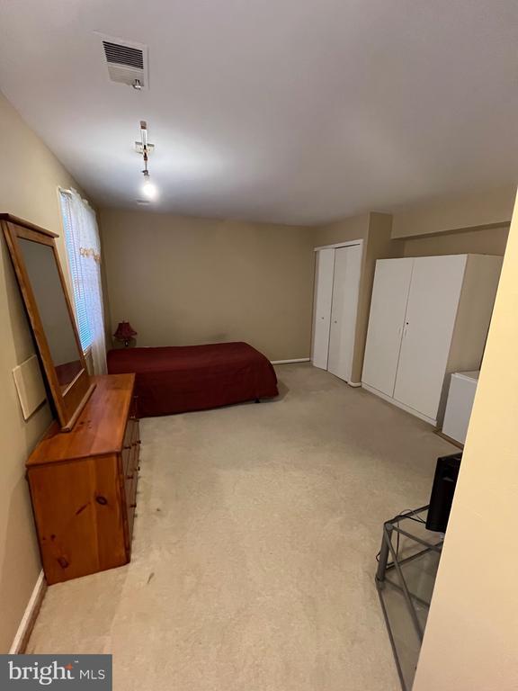 6220 Hidden Canyon Rd in Centreville, VA - Building Photo - Building Photo