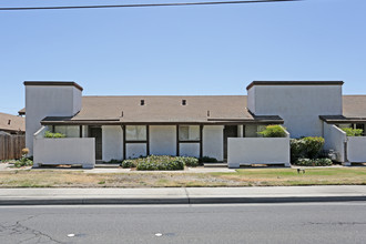 Gardenwood Apartments in Atwater, CA - Building Photo - Building Photo