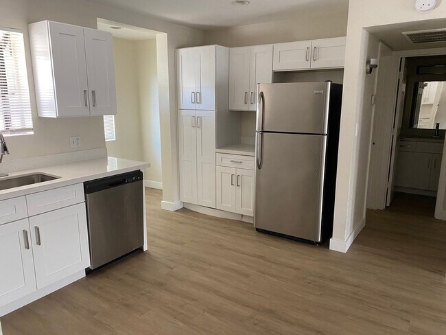 3057 N 24th Ln in Phoenix, AZ - Building Photo - Building Photo