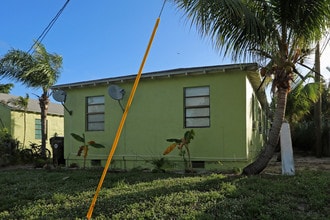 424 Valley Forge Rd in West Palm Beach, FL - Building Photo - Building Photo