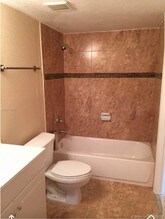 9320 Fontainebleau Blvd-Unit -607 in Miami, FL - Building Photo - Building Photo