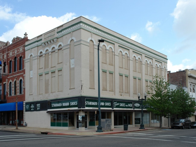 Saener Drug Building