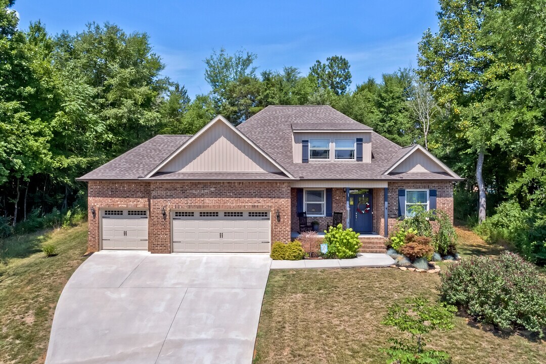 161 Inagehi Way in Loudon, TN - Building Photo