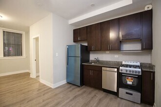 4856 N Damen Ave in Chicago, IL - Foto de edificio - Building Photo