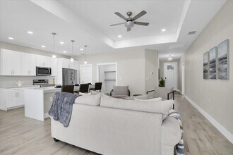 5341 71st Way N in St. Petersburg, FL - Building Photo - Building Photo