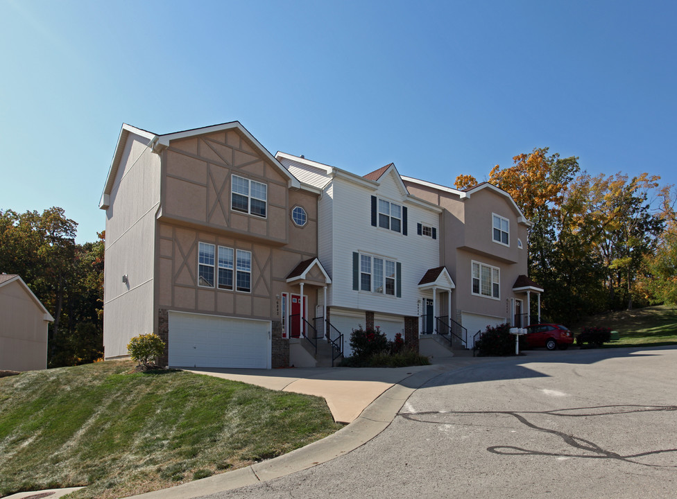 Falcon Falls Apts and Homes in Kansas City, MO - Foto de edificio