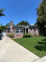 2335 S Garth Ave in Los Angeles, CA - Building Photo