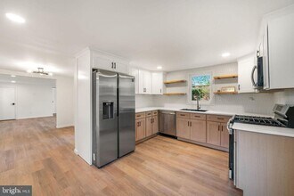 4 Walnut St in Salem, NJ - Building Photo - Building Photo