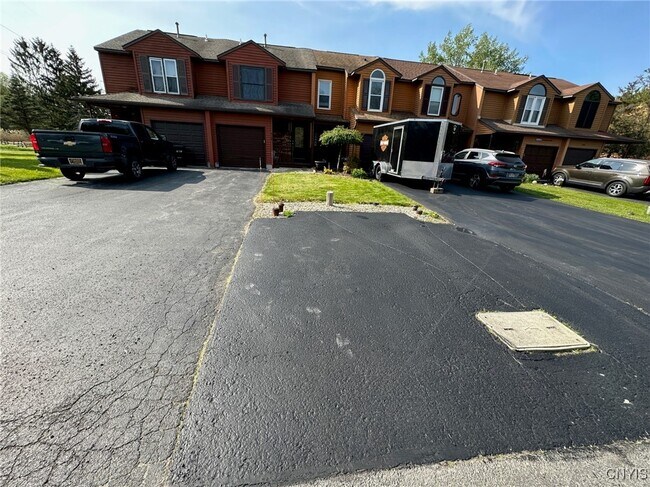 6148 Bethlehem Ln in Cicero, NY - Building Photo - Building Photo