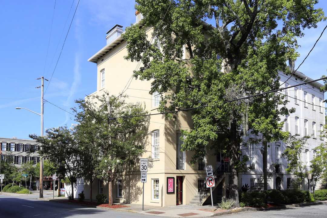 101 W Taylor St in Savannah, GA - Foto de edificio