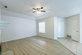10106 Englewood Ave in Lubbock, TX - Building Photo - Building Photo