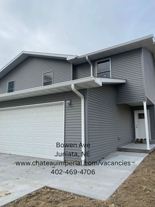 600 N Bowen Ave in Juniata, NE - Building Photo