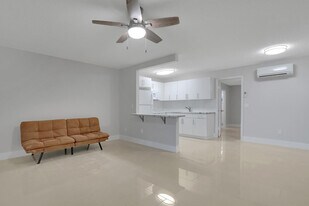 914 N Federal Hwy in Lake Worth Beach, FL - Building Photo