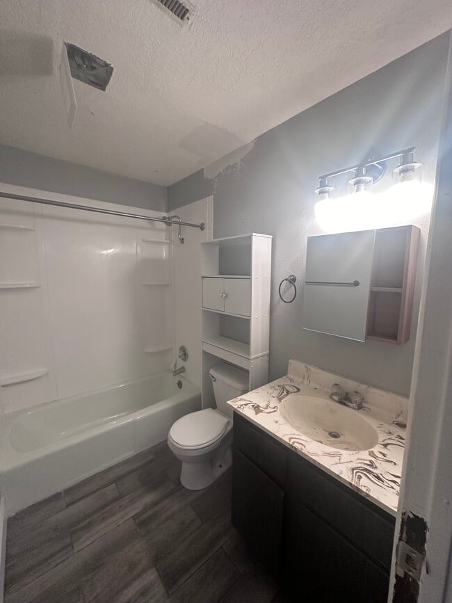 1627 W Maple St in Rawlins, WY - Building Photo - Building Photo