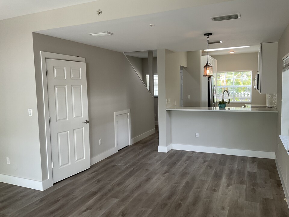 3355 N Key Dr, Unit 11 in Ft. Myers, FL - Foto de edificio