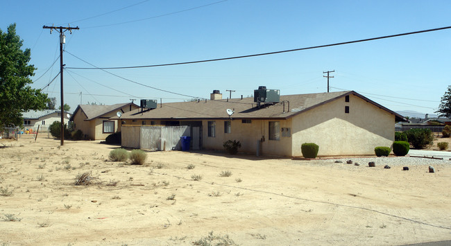 21134 Multnomah Rd in Apple Valley, CA - Building Photo - Building Photo