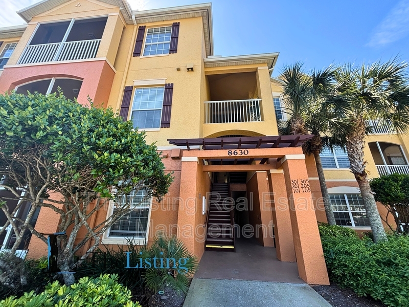 8630 Buccilli Dr in Orlando, FL - Building Photo