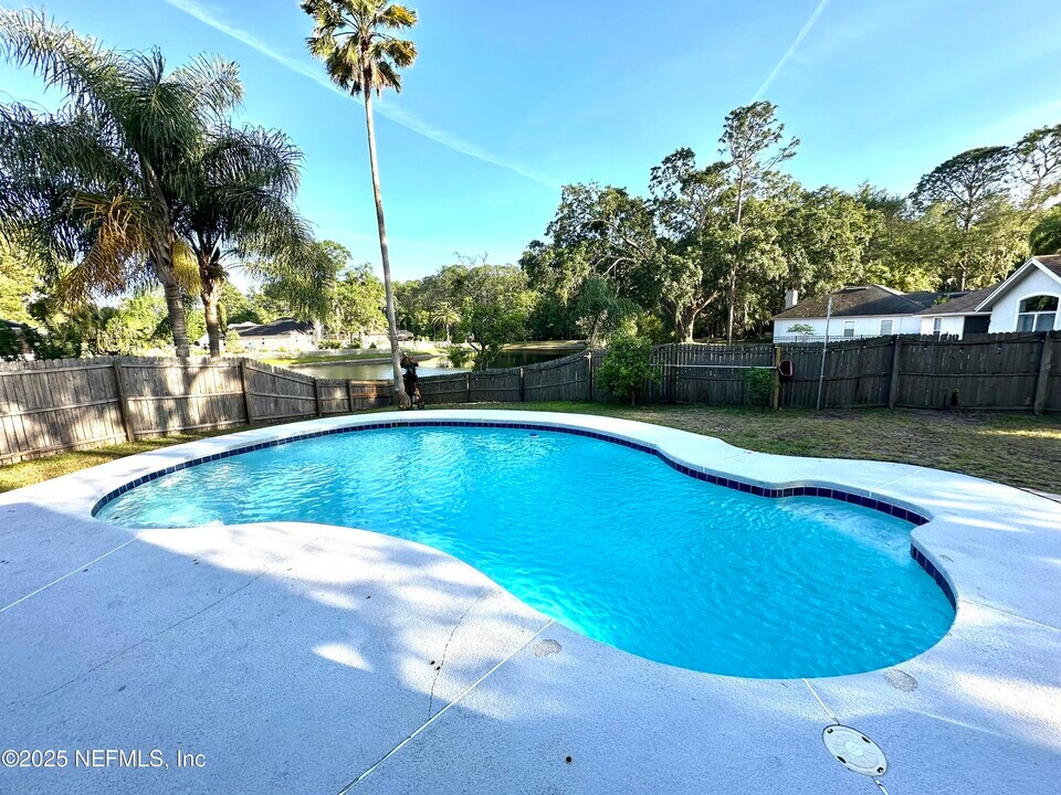 836 Brookstone Ct in Jacksonville, FL - Building Photo