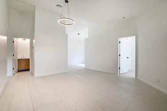 320 NE 42nd St in Boca Raton, FL - Building Photo - Building Photo