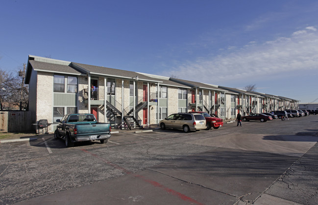 Mesa Ridge Apartments in Round Rock, TX - Foto de edificio - Building Photo