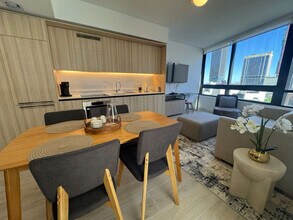 225 N Miami Ave in Miami, FL - Building Photo - Building Photo