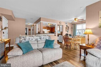 27 Florence Tollgate Pl, Unit 27-2 in Florence, NJ - Foto de edificio - Building Photo