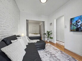 4625 Rue Ontario E in Montréal, QC - Building Photo