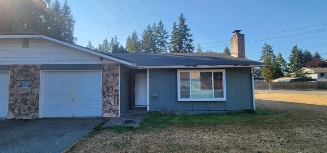 521 159th St E, Unit 523 159th St in Tacoma, WA - Foto de edificio - Building Photo