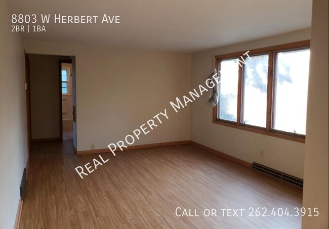8803 W Herbert Ave in Milwaukee, WI - Building Photo - Building Photo