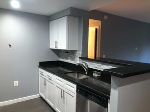 3883 Connecticut Ave NW in Washington, DC - Building Photo - Building Photo