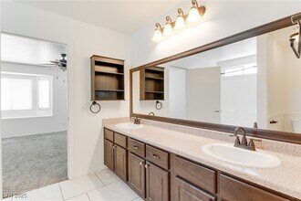 10225 Clarks Creek St in Las Vegas, NV - Building Photo - Building Photo