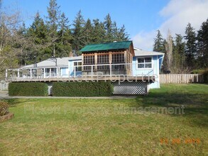 1715 NW Saenz Ln in Bremerton, WA - Building Photo - Building Photo