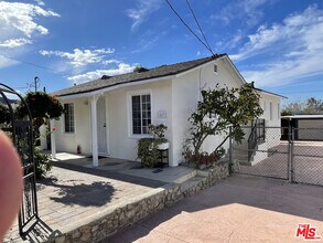 10631 Tinker Ave in Los Angeles, CA - Building Photo - Building Photo