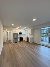 33820 S Fraser Way in Abbotsford, BC - Building Photo - Building Photo